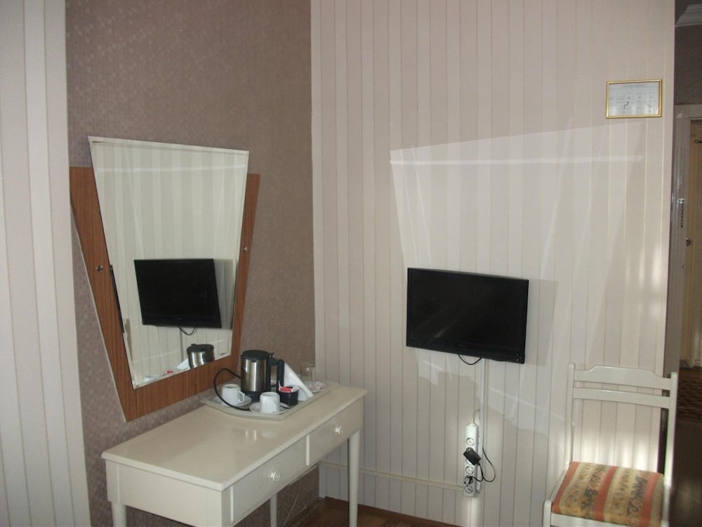 Tac Hotel 43/50