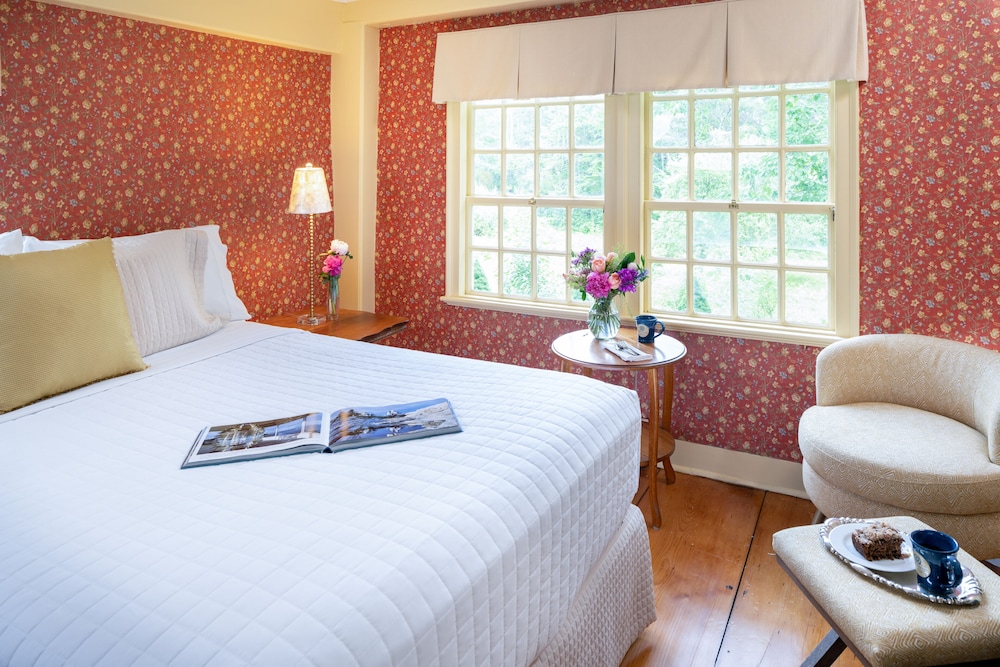 The Waldo Emerson Inn 4/40