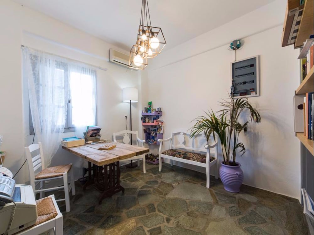 Evi Rooms 73/89
