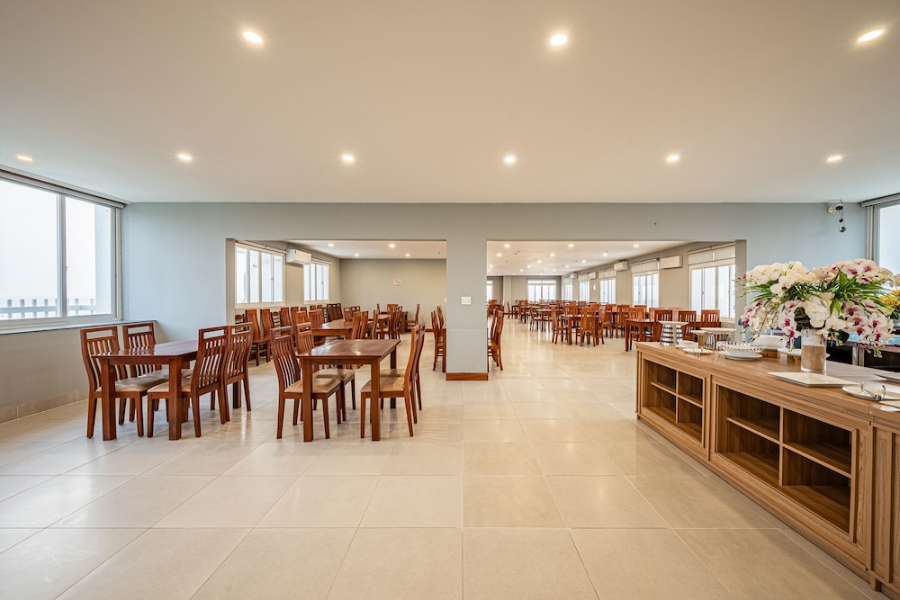 Tahiti Central Hotel 57/59