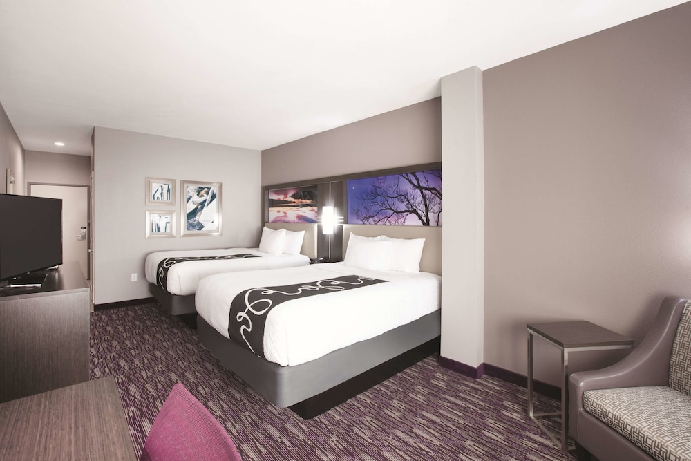 La Quinta Inn And Suites By Wyndham Kingsville 8/33