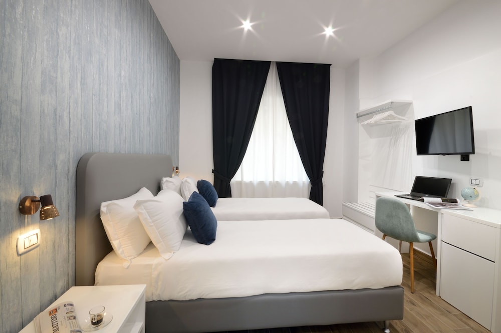 DELUXE, DOUBLE BED, COURTYARD VIEW
