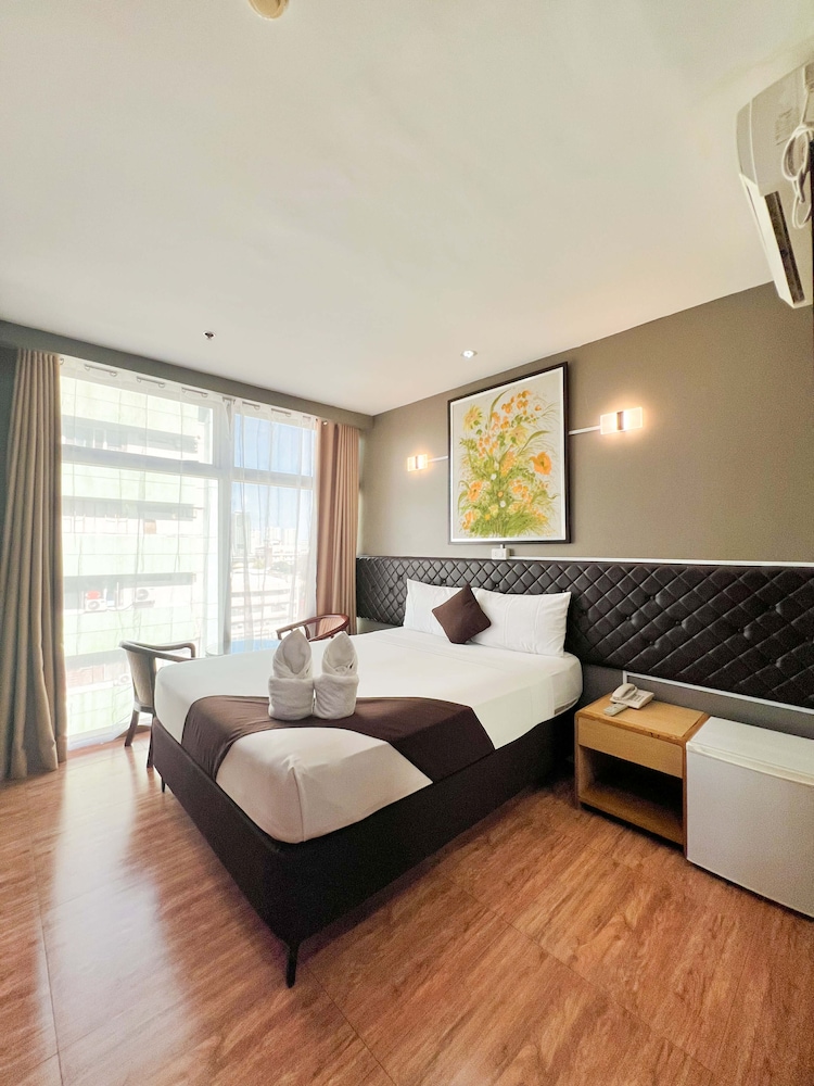Cebu Capitol Central Hotel and Suites powered by Cocotel 23/55