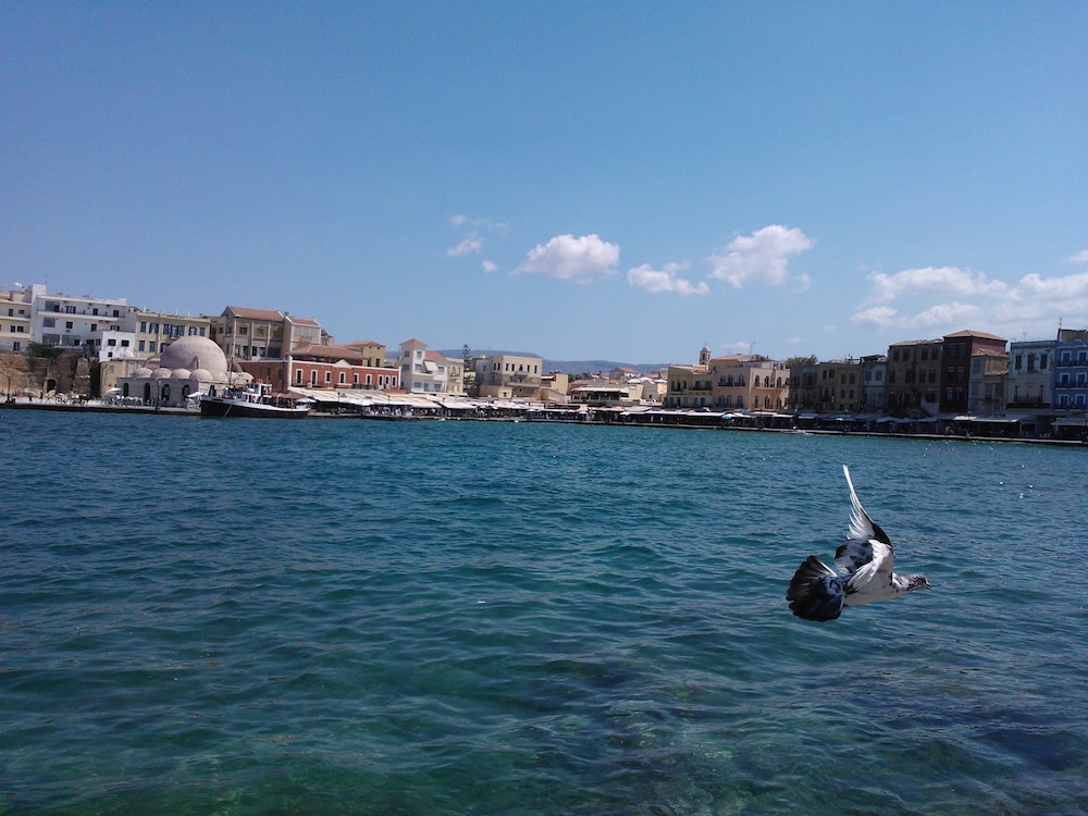 Amphora Hotel 37/50
