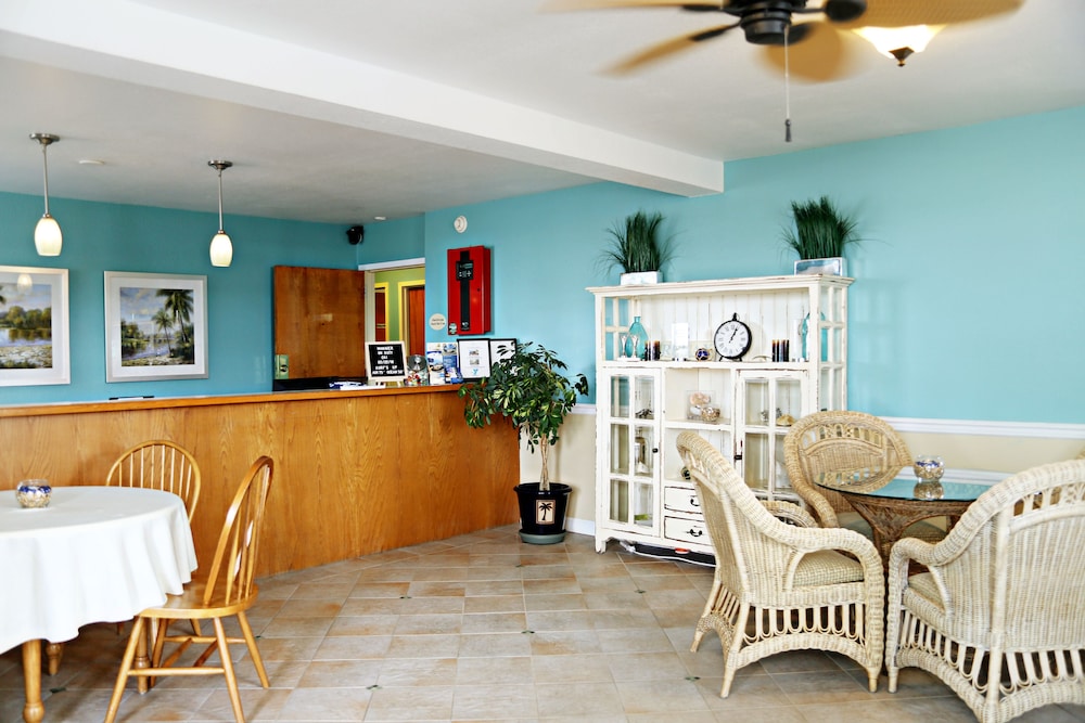 Outer Banks Inn 37/41