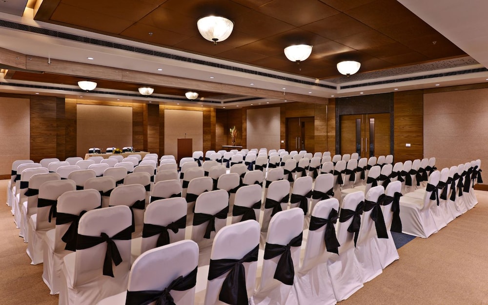 Leisure Inn Grand Chanakya 32/37