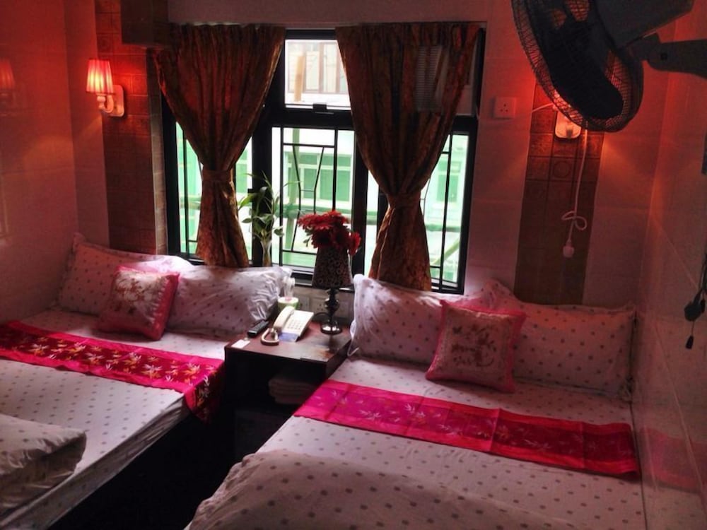 New London Hostel 18/29