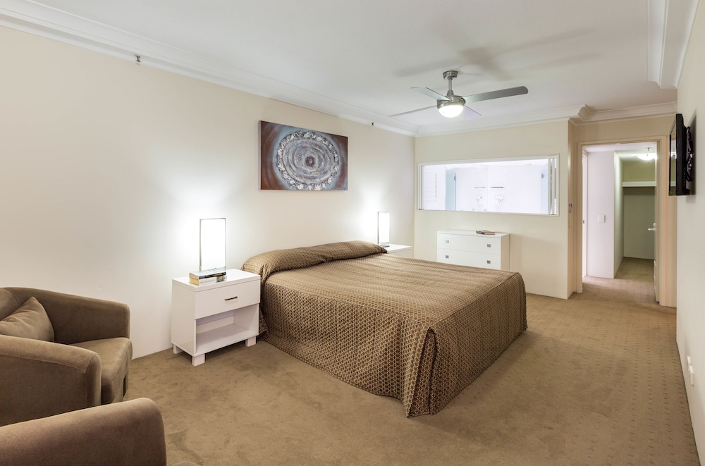 Belle Maison Apartments 29/72
