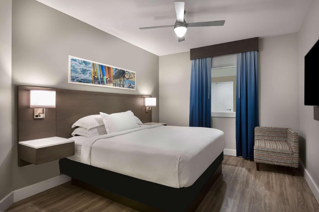 1 BEDROOM, OCEAN, SUITE, KING BED, ACCESSIBLE