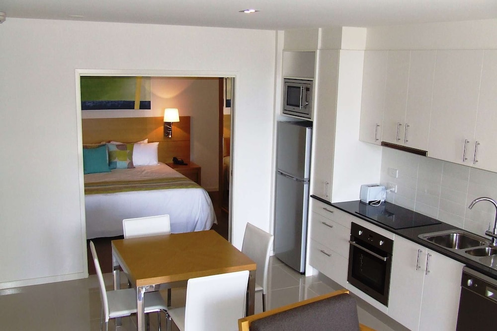 Ramada By Wyndham Hervey Bay 16/42
