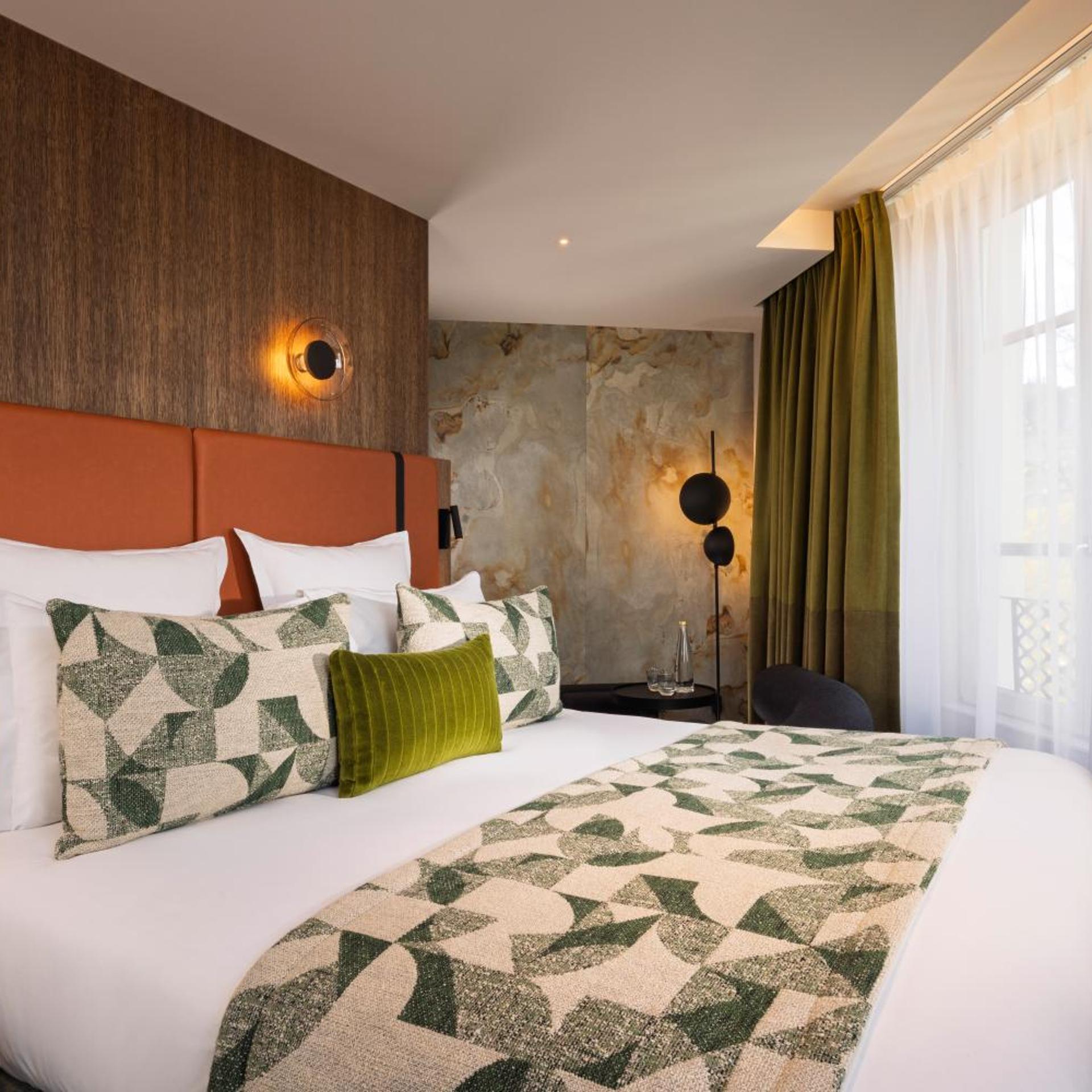 غرفة سوبيريور بسرير كينج