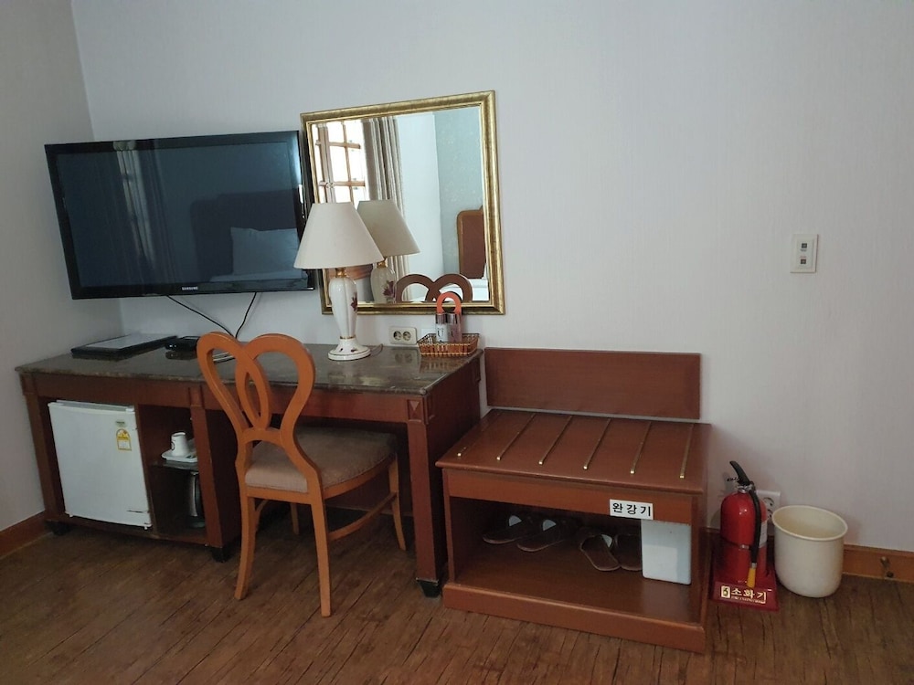 KARAK TOURIST HOTEL 25/50