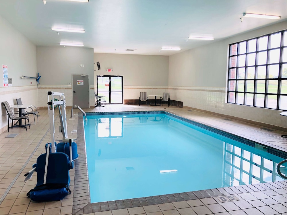 La Quinta Inn & Suites by Wyndham Minneapolis Northwest 24/39