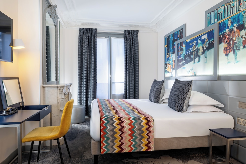 SUPERIOR, DOUBLE OR TWIN BED
