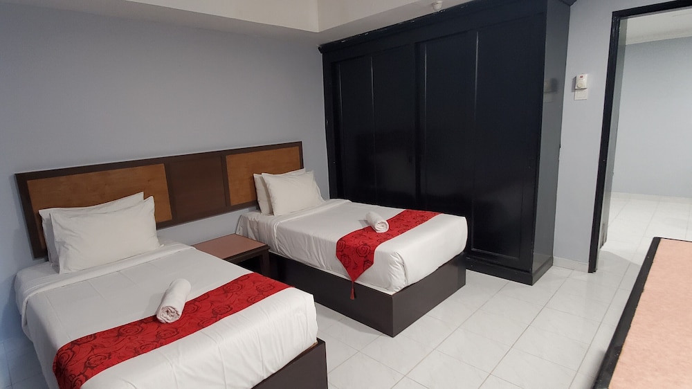Leisure Cove Hotel Apartments 16/50