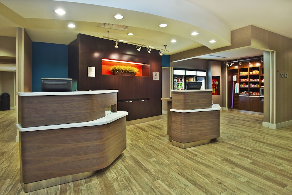 Courtyard By Marriott Gulfport Beachfront 4/45