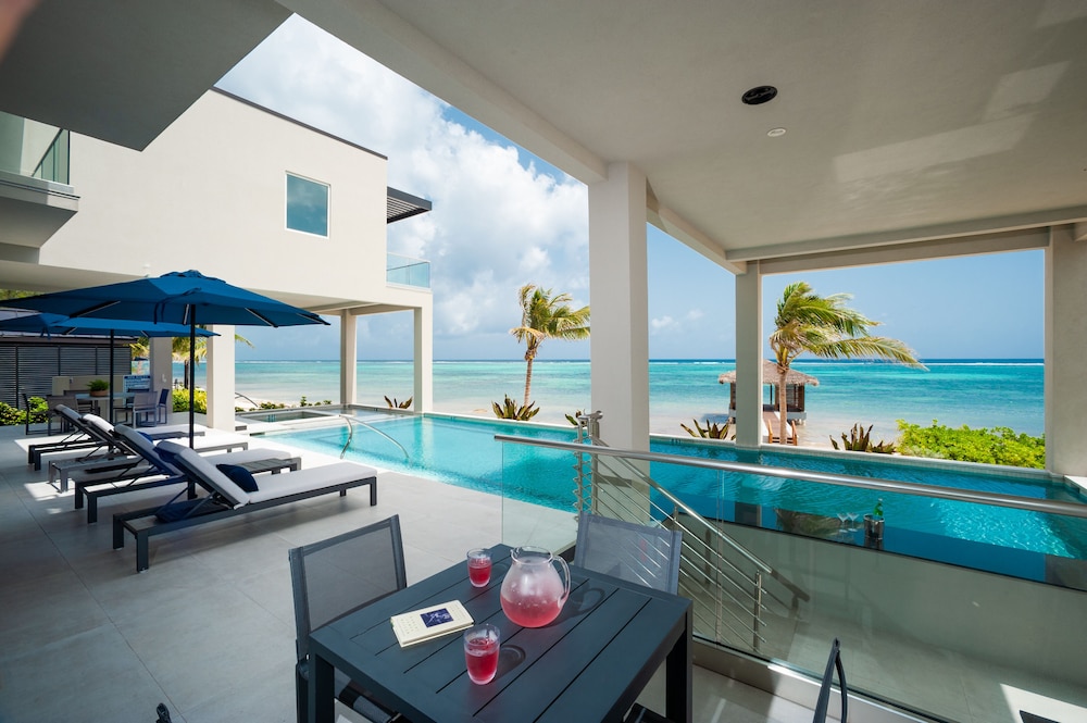 Black Urchin Boutique Resort 39/65