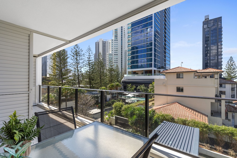 Ultra Broadbeach 31/72