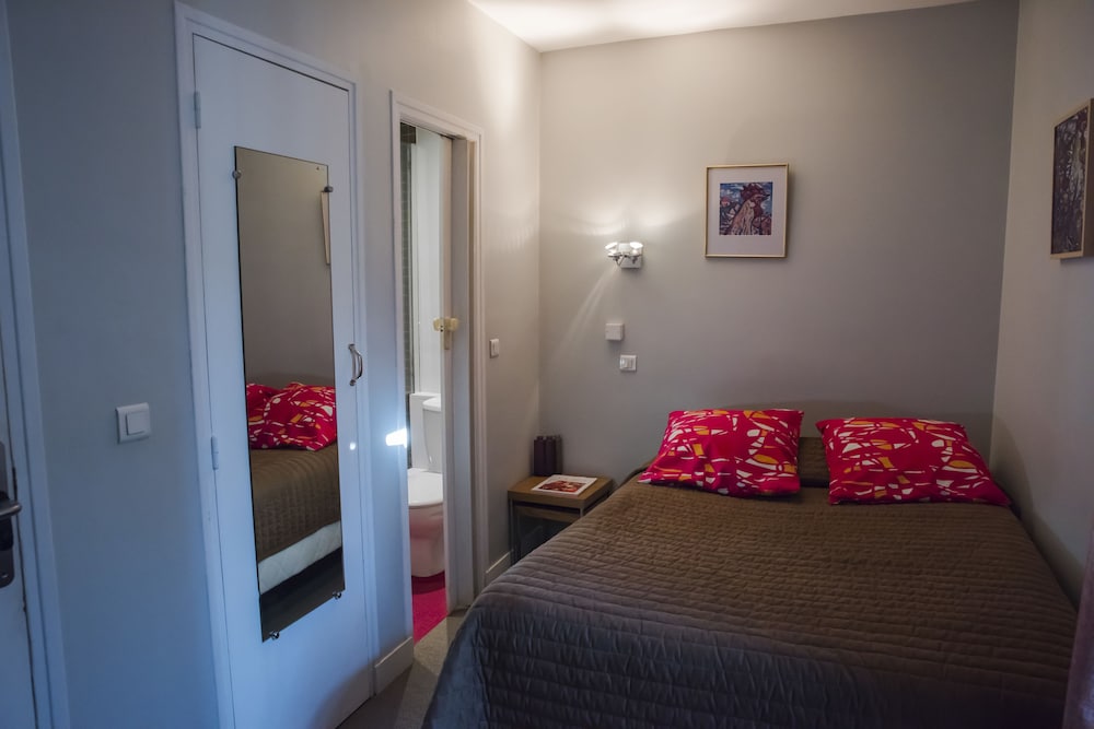 Bliss Hotel 13/70