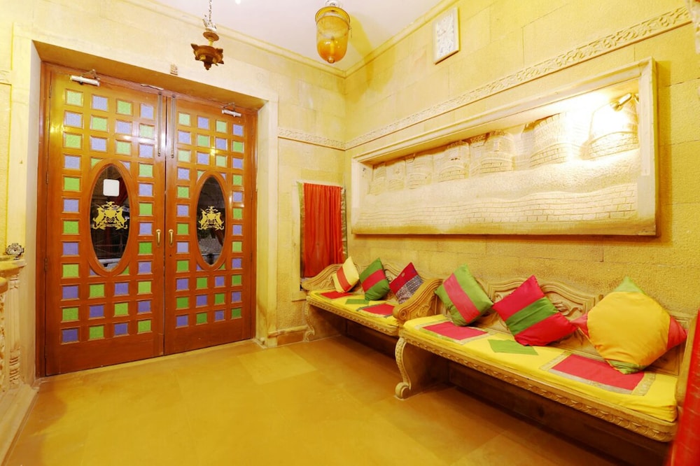 Vista Rooms at Patwa Haveli Road 49/63