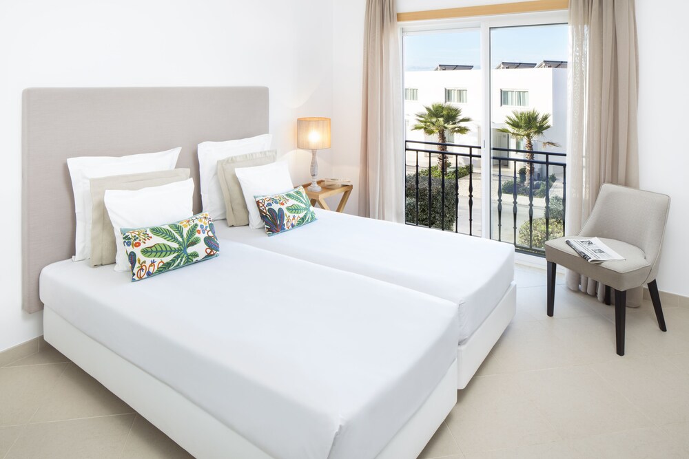 2 Bedrooms, Superior, Town House, 4 Beds, Beach Side, Pool View