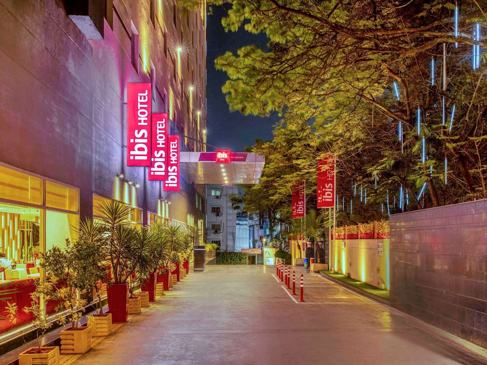 IBIS HYDERABAD HITEC CITY 64/70