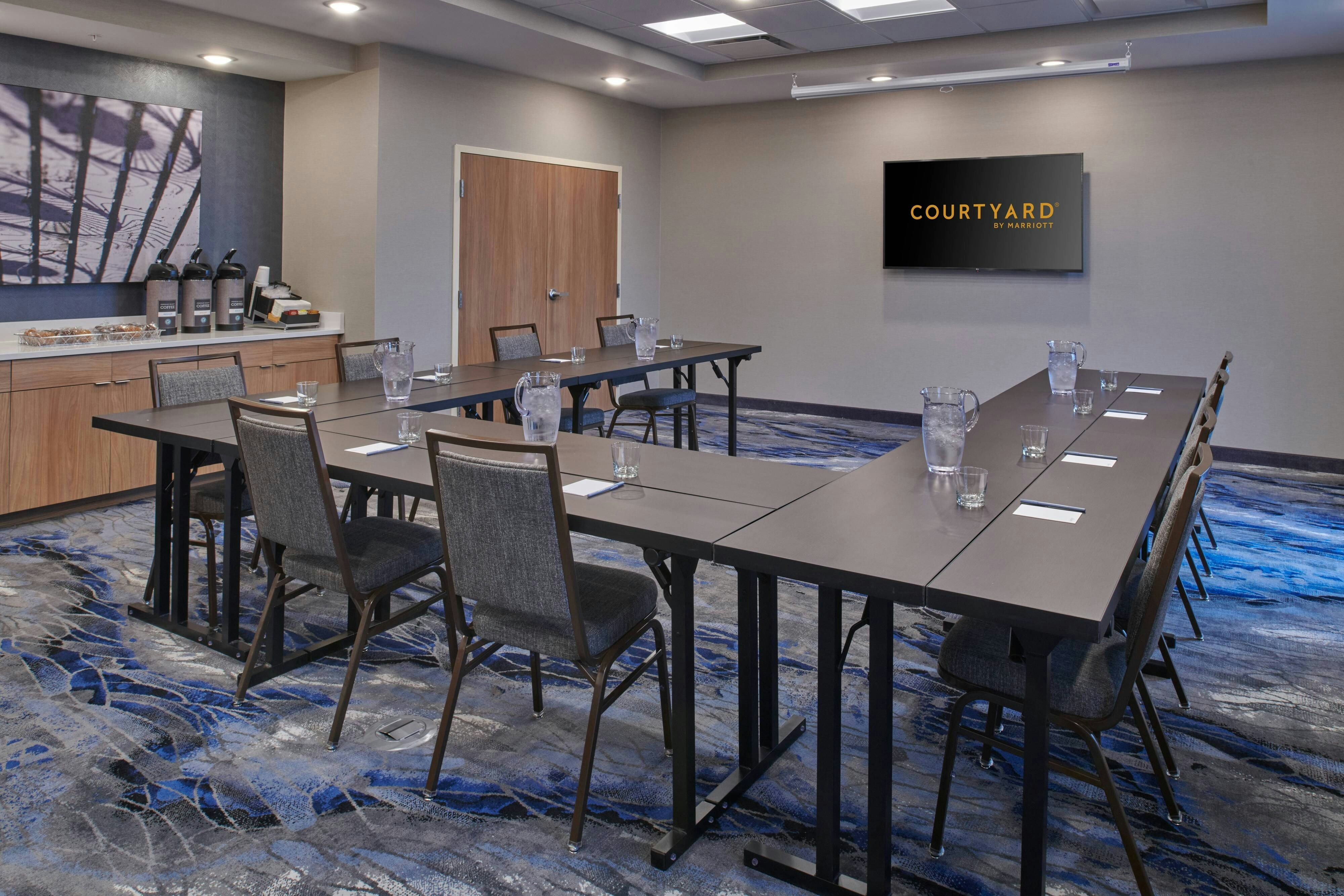 Fairfield Inn & Suites by Marriott Louisville Jeffersonville 12/16