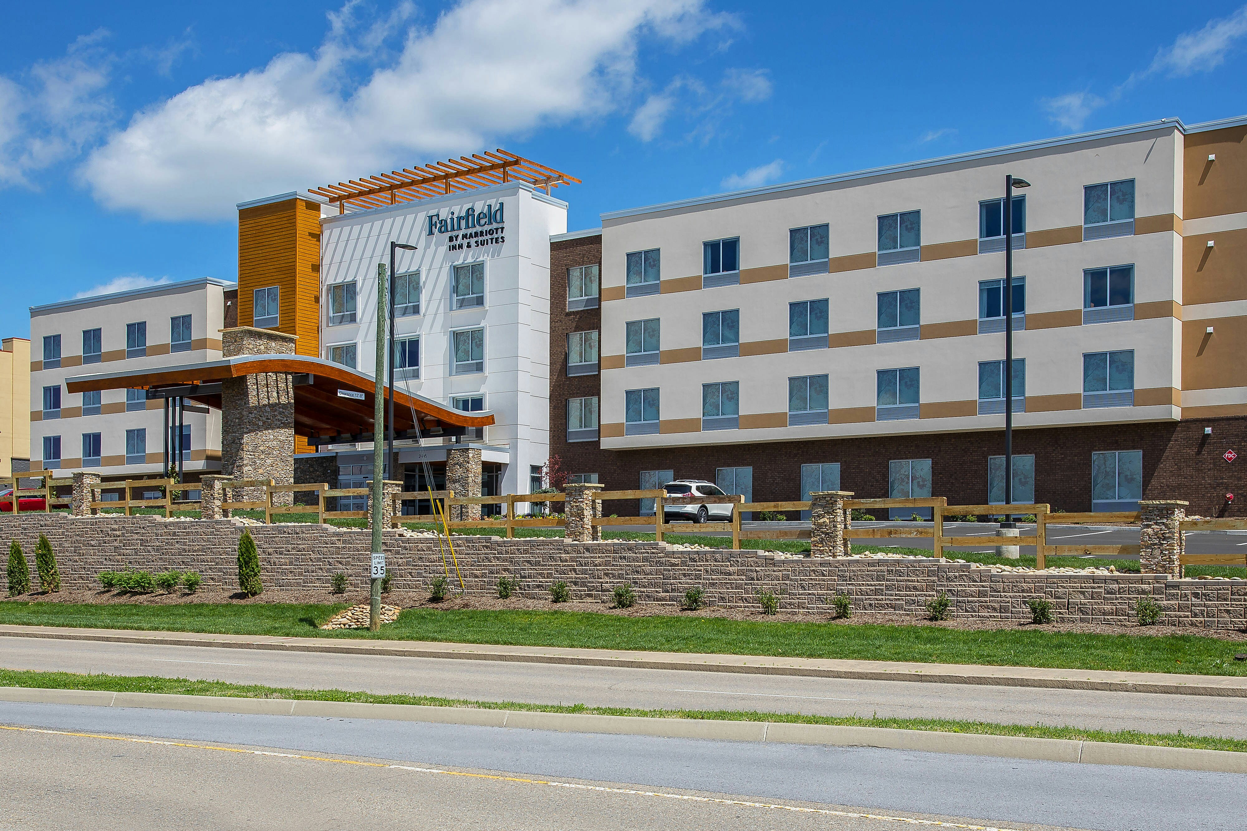 Fairfield Inn & Suites By Marriott Pigeon Forge 2/46