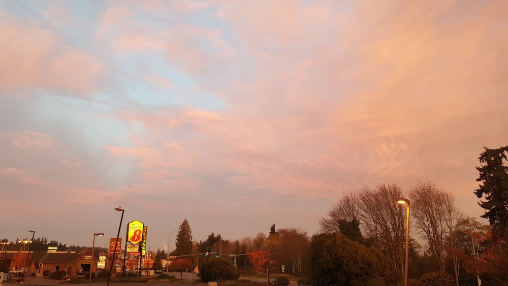 Super 8 By Wyndham Port Angeles At Olympic National Park 18/33
