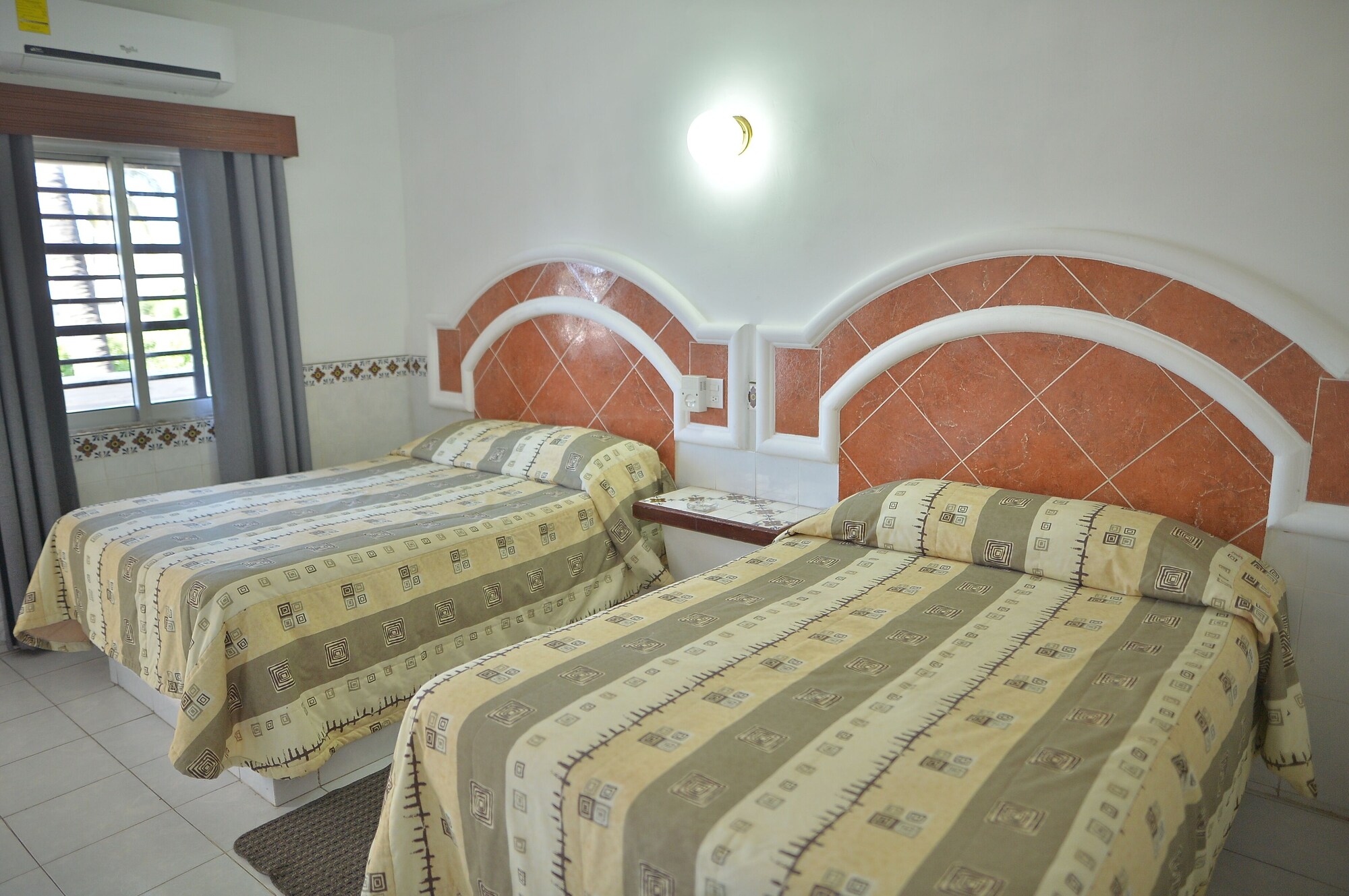 STANDARD, TWIN BEDS