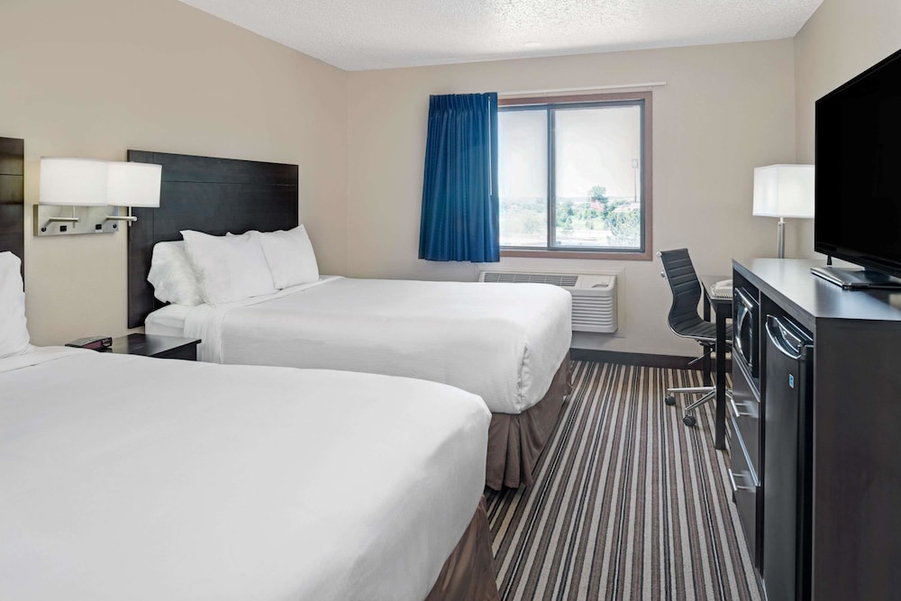 Super 8 by Wyndham Omaha I-80 West 12/23