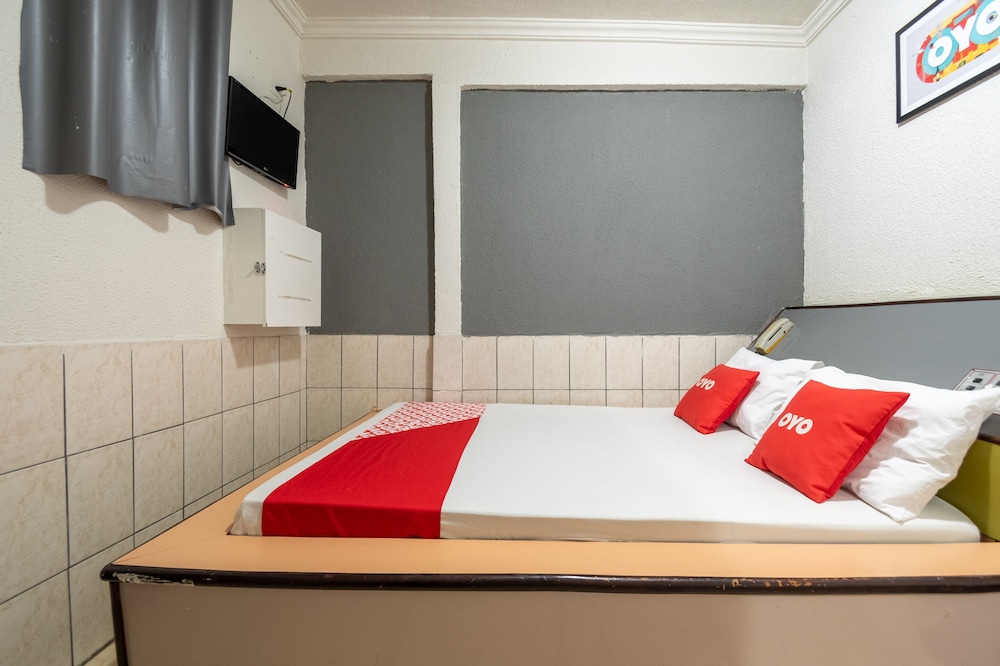 ROOM, DOUBLE BED
