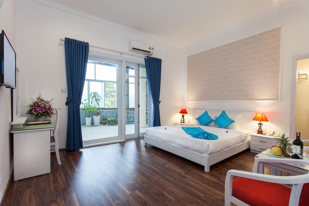 Hanoi Buddy Inn & Travel 3/99