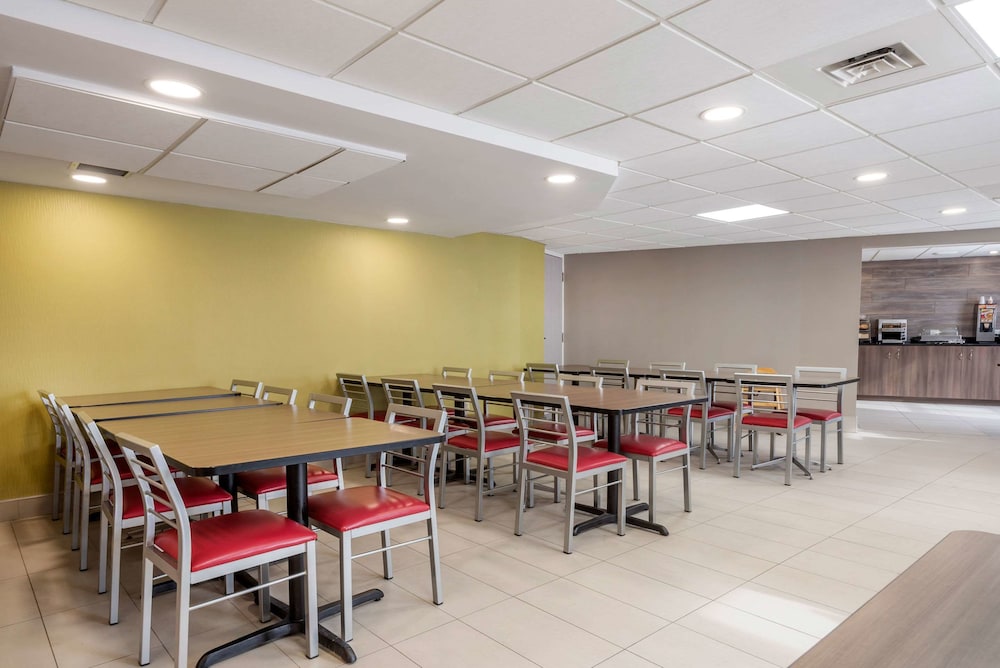 Quality Suites Quebec 32/35
