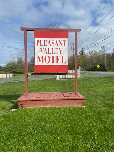 Pleasant Valley Motel West Stockbridge 20/23