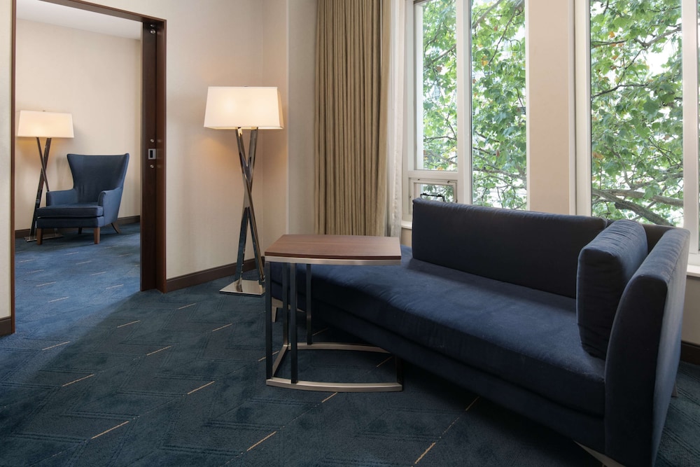 Embassy Suites By Hilton Seattle Downtown Pioneer Square 50/69