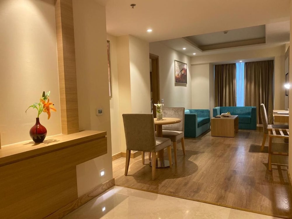 Golden Sarovar Portico 写真5