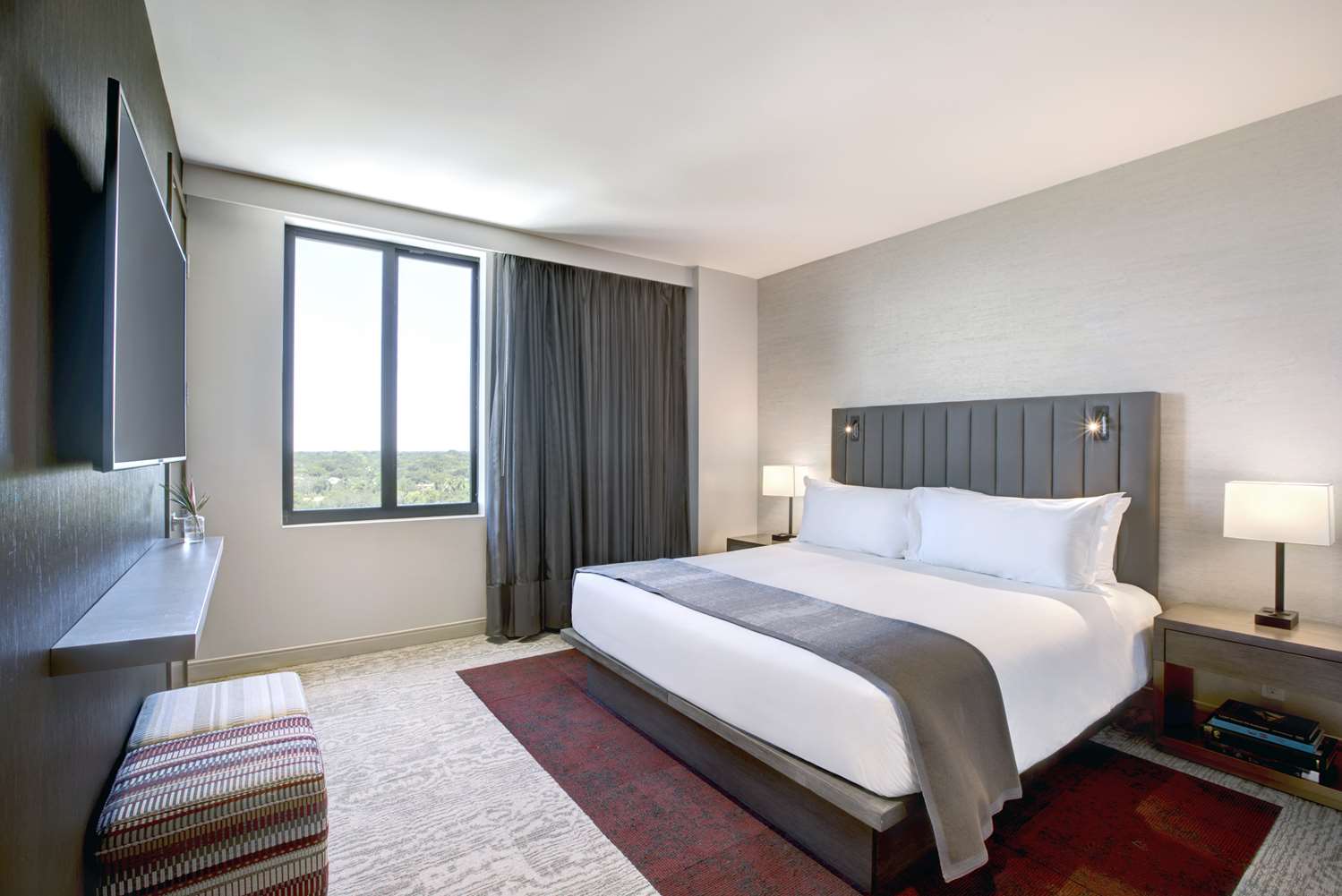 2 Rooms, Suite, King Bed, Parlor