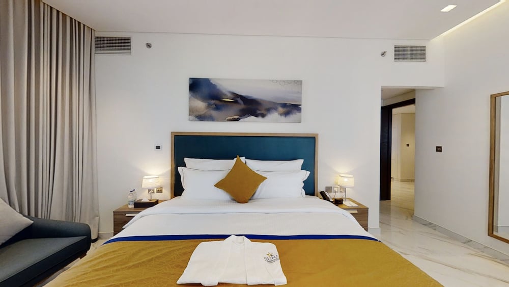 2 BEDROOMS, DELUXE, APARTMENT, KING AND TWIN BEDS