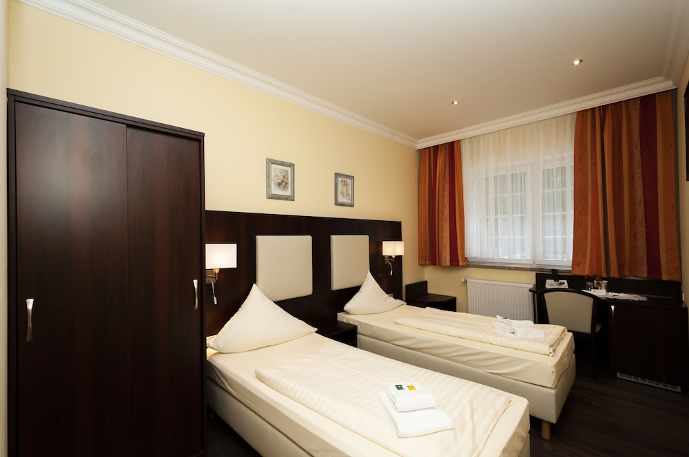 STANDARD, TWIN BEDS