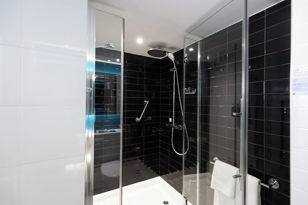 غرفة قياسية بسرير مزدوج مع أريكة، Holiday Inn Express Windsor 10/10