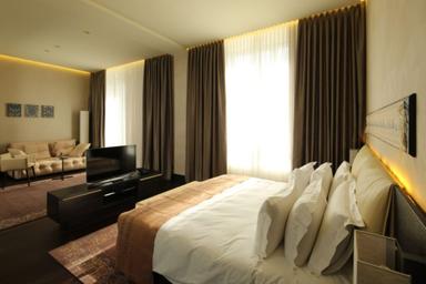 Spectacular, King Bed
