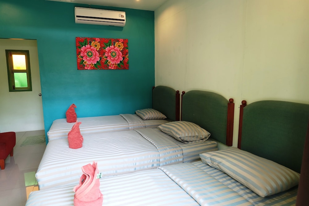 Baanrak Amphawa Homestay 16/61