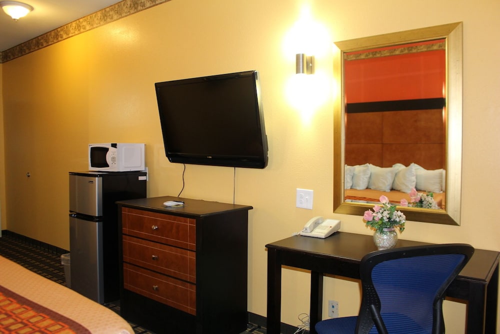 Magnolia Inn And Suites 26/32
