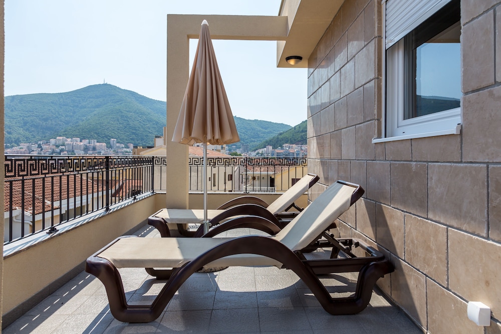 Almare Apartments Budva 33/50