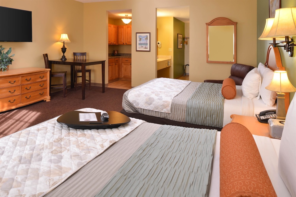 Country Hearth Inn & Suites Edwardsville St. Louis 13/51