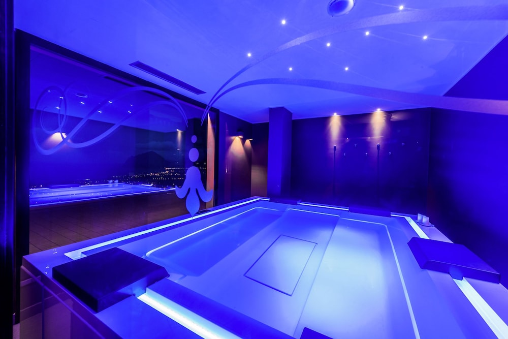 swimming pool spa