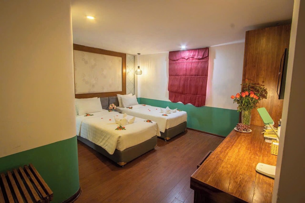 NT Elysian Hotel 52/76