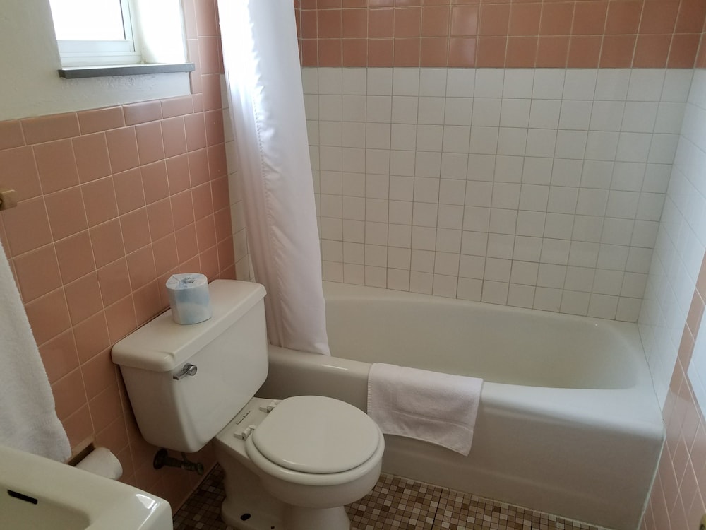 West Plains Motel 53/56