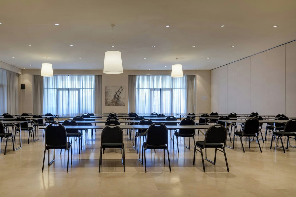 AC Hotel Alcala de Henares by Marriott 43/50